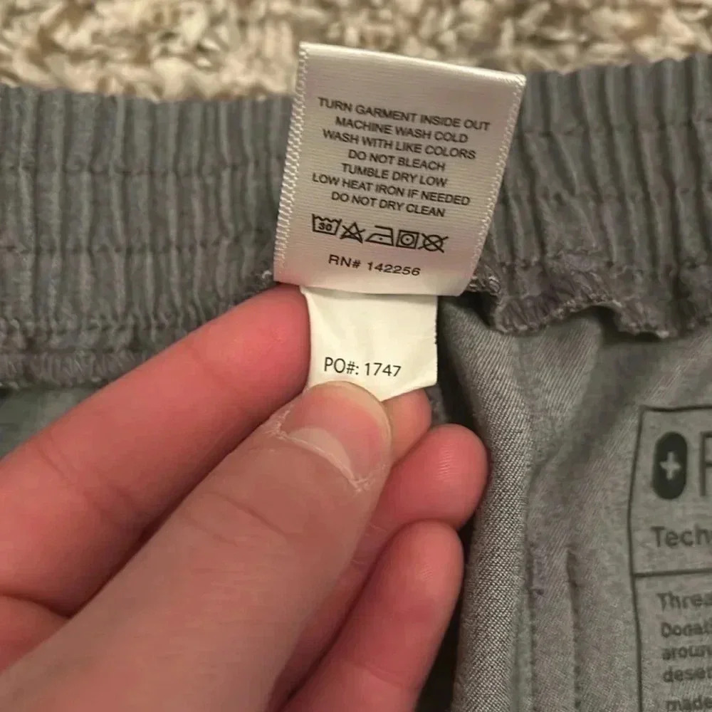 FIGS Yola Skinny Scrubs in Graphite - Picture 8 of 8